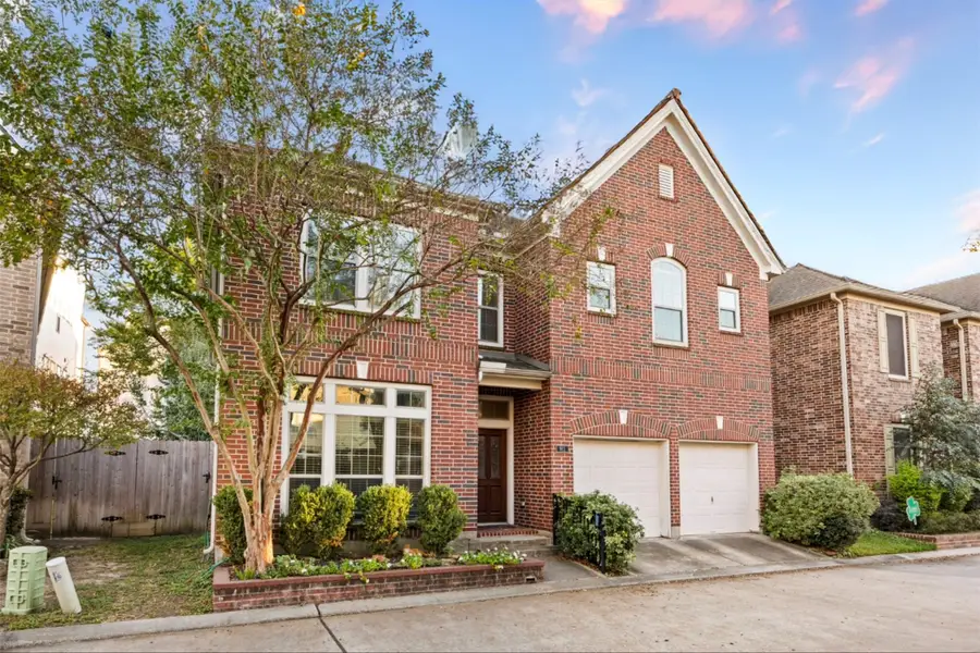 911 Vaulted Oak Street, Houston, TX 77008 - Image #3