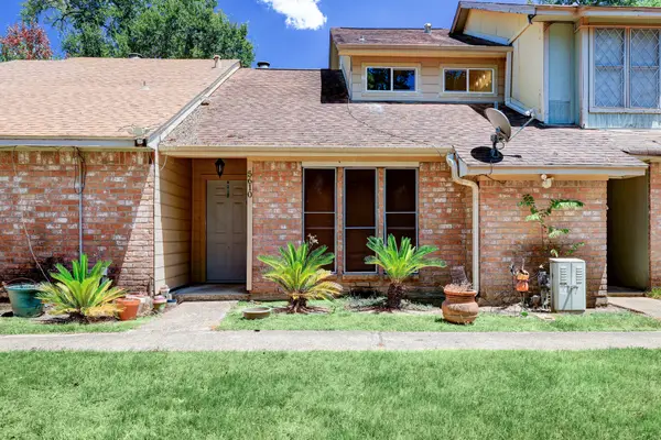 5610 Easthampton Drive #B, Houston, TX 77039