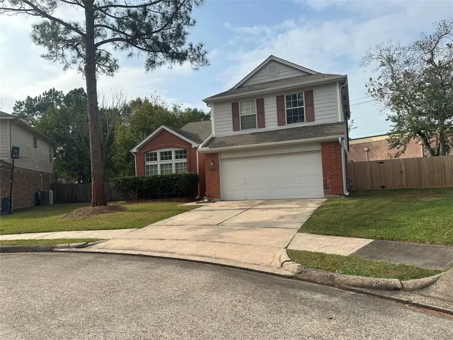 14202 Misty Knoll Court, Houston, TX 77062 - Image #2
