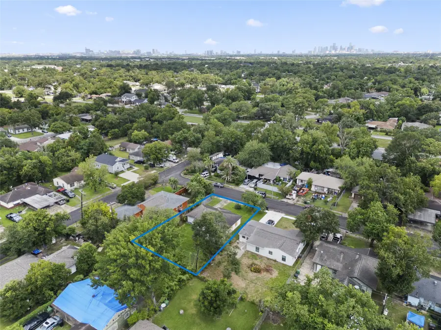 5606 Belarbor Street, Houston, TX 77033 - Image #2