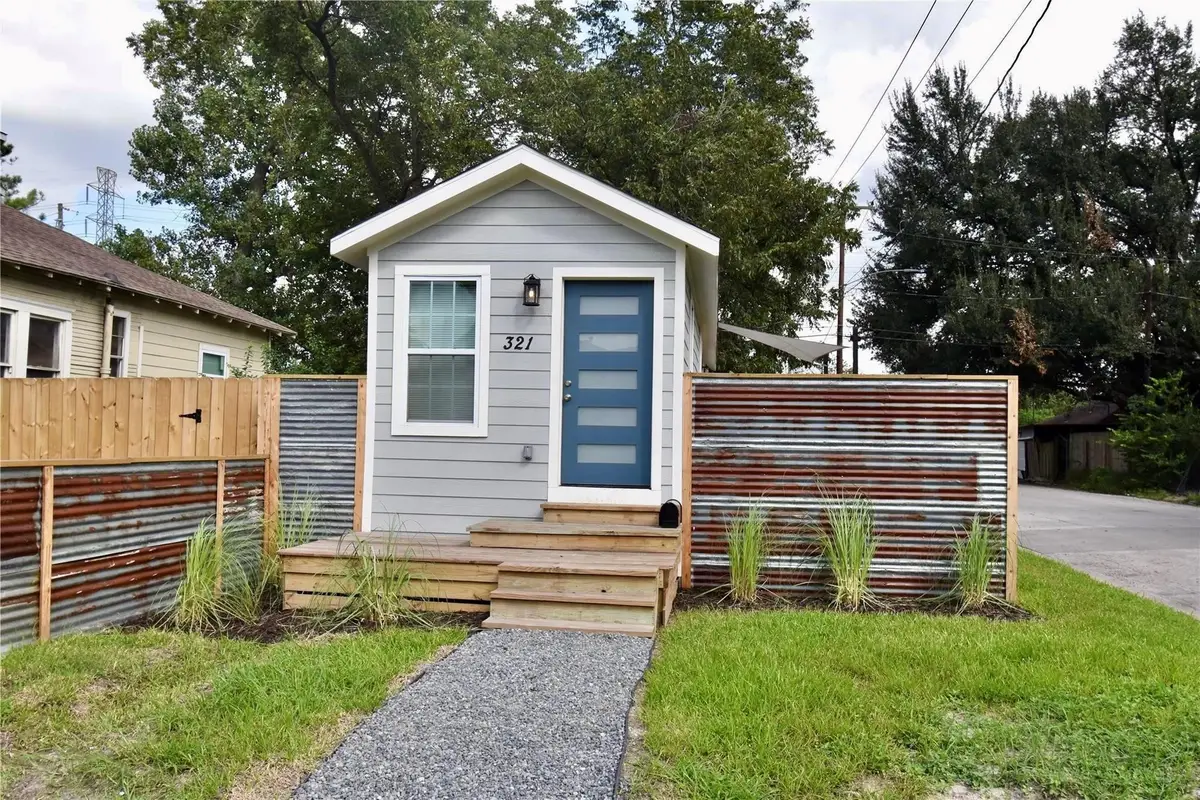 321 E 35th Street, Houston, TX 77018 - Image #1