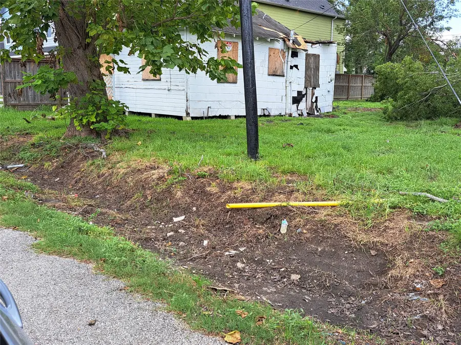 227 E 38th Street, Houston, TX 77018 - Image #2