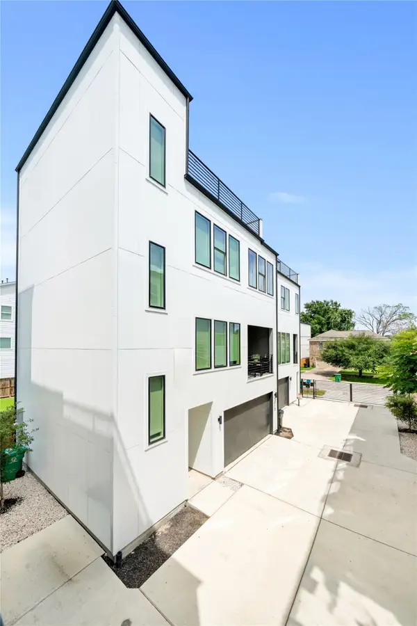 3010 Delano Street, Houston, TX 77004