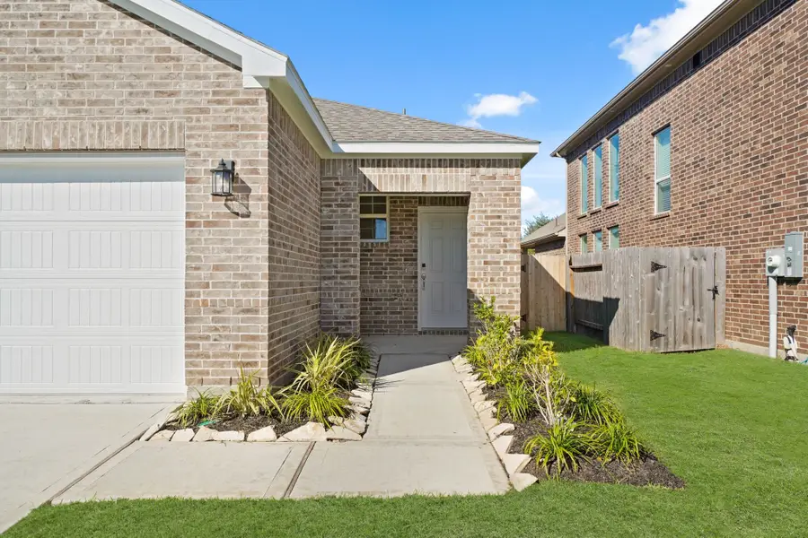 142 Kelly Street, Angleton, TX 77515 - Image #3