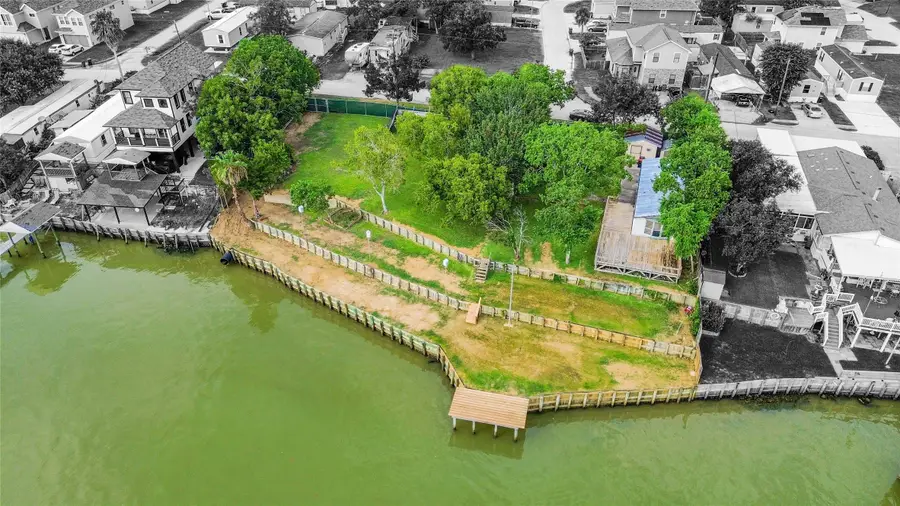 3014 Bay Oaks Harbor Drive, Baytown, TX 77523 - Image #2