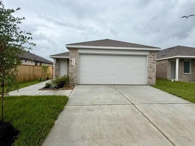 9207 Burch Eagle Court, Baytown, TX 77521 - #1