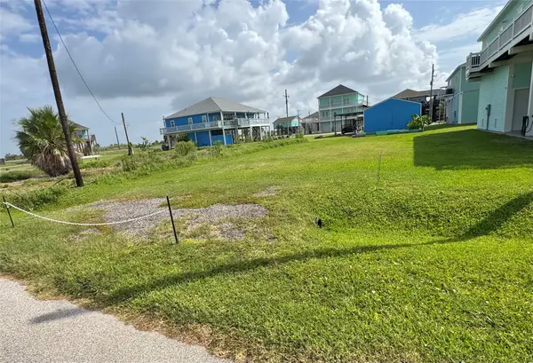 974 Pelican Lane, Crystal Beach, TX 77650