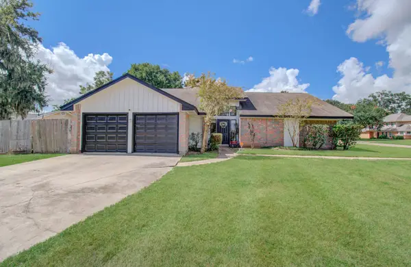 338 Banyan Street, Lake Jackson, TX 77566
