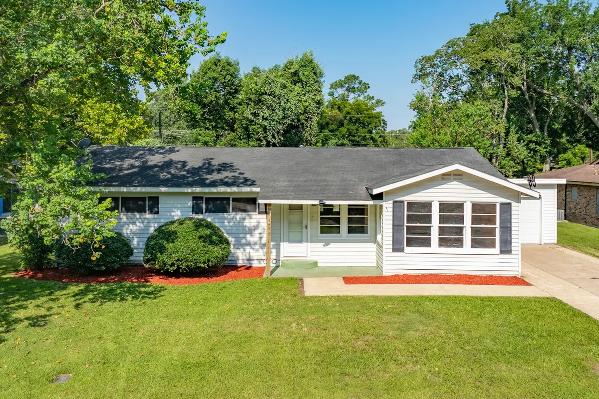 122 N Ringgold Street, West Columbia, TX 77486 - Image #1