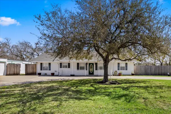 483 Riverside Drive, Palacios, TX 77465