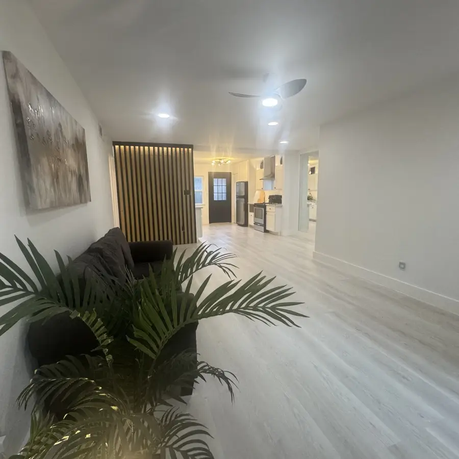 11643 Chimney Rock Road #6, Houston, TX 77035 - Image #2