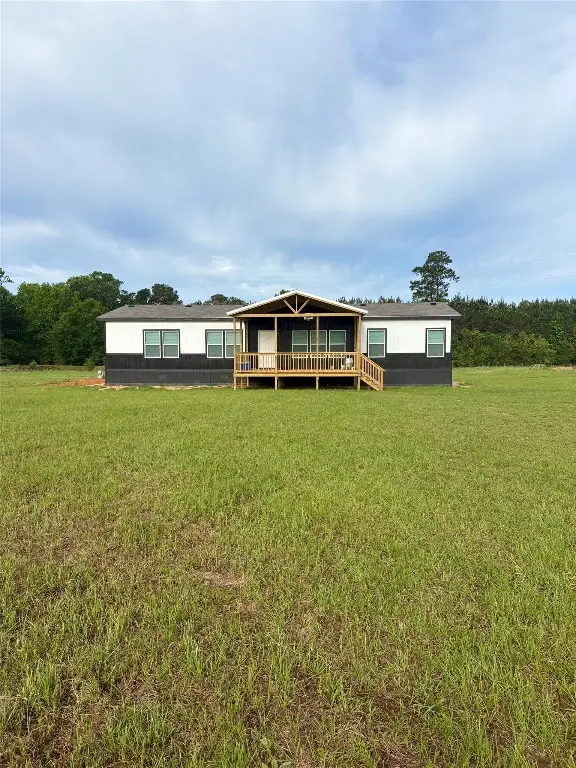 2854 Benny Griffin Rd, Livingston, TX 77351