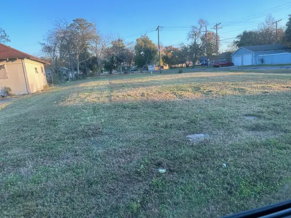 2800 10th Street, Port Arthur, TX 77640