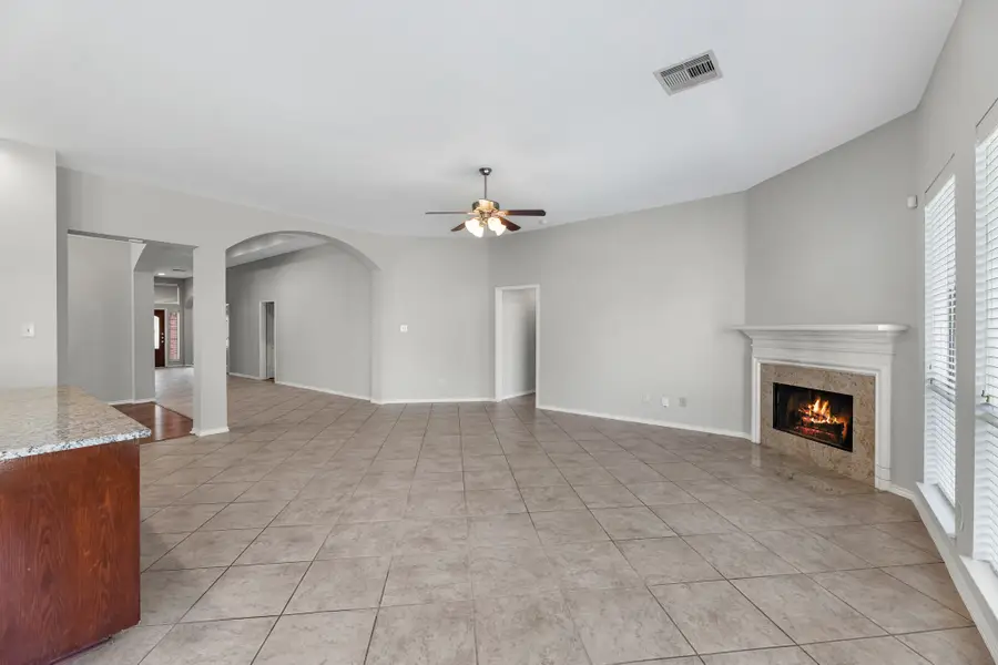 13703 Evening Wind Drive, Pearland, TX 77584 - Image #2