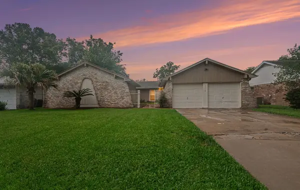 16318 Blackhawk Boulevard, Friendswood, TX 77546