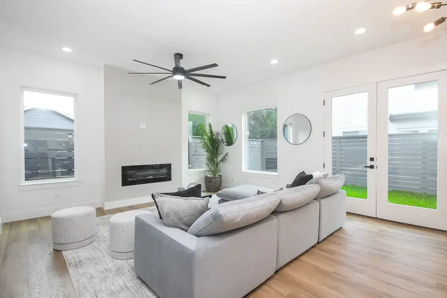 6537 Sealey Street, Houston, TX 77091 - #3