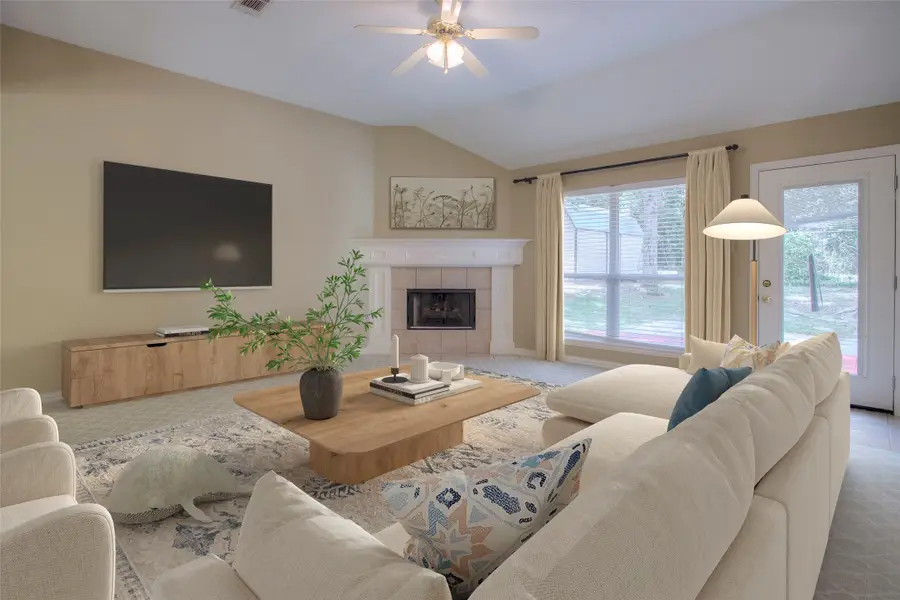 2115 Greentree Drive, Huntsville, TX 77340 - Image #3