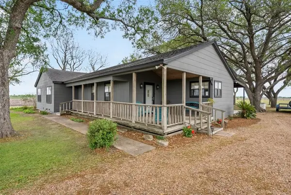 13339 Bj Dusek Road, Wallis, TX 77485