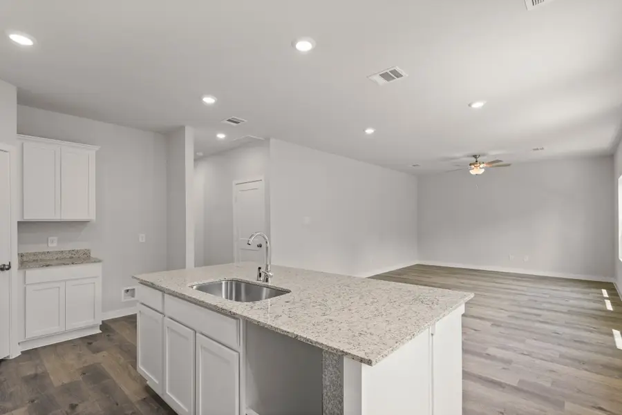 10719 Red Flagstone Drive, Conroe, TX 77306 - Image #3