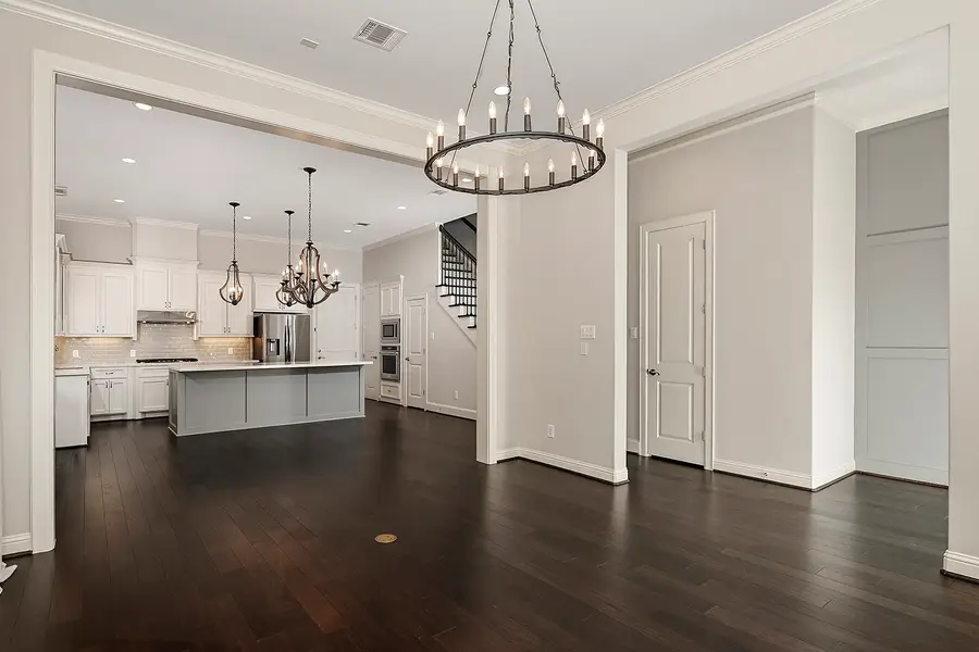 254 Green Boulevard, Shenandoah, TX 77384 - #3