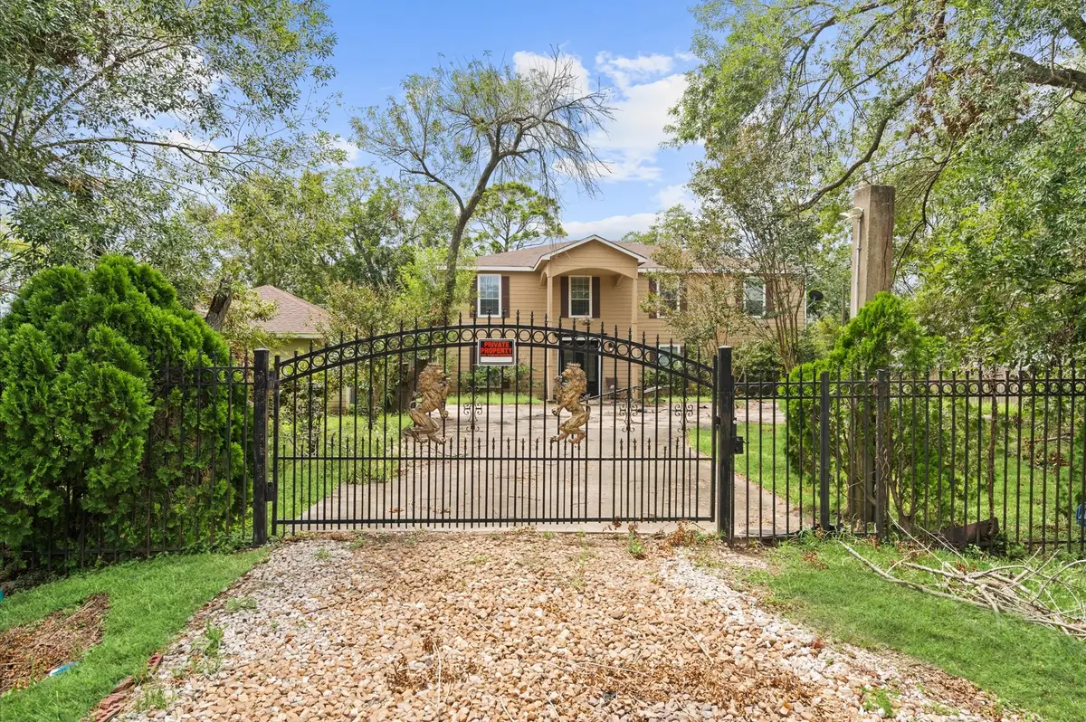 715 Elm Street, Fresno, TX 77545 - #1