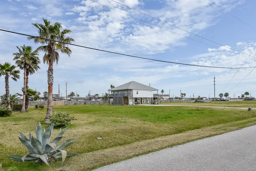 18203 Shaman Drive, Galveston, TX 77554 - #2