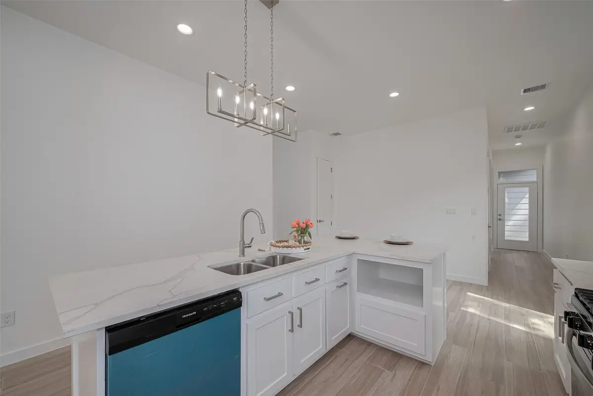 7307 W Knoll Street, Houston, TX 77028 - #1