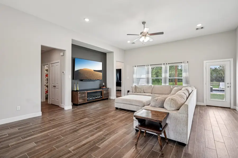 5715 Orchard Lane, Santa Fe, TX 77517 - Image #3