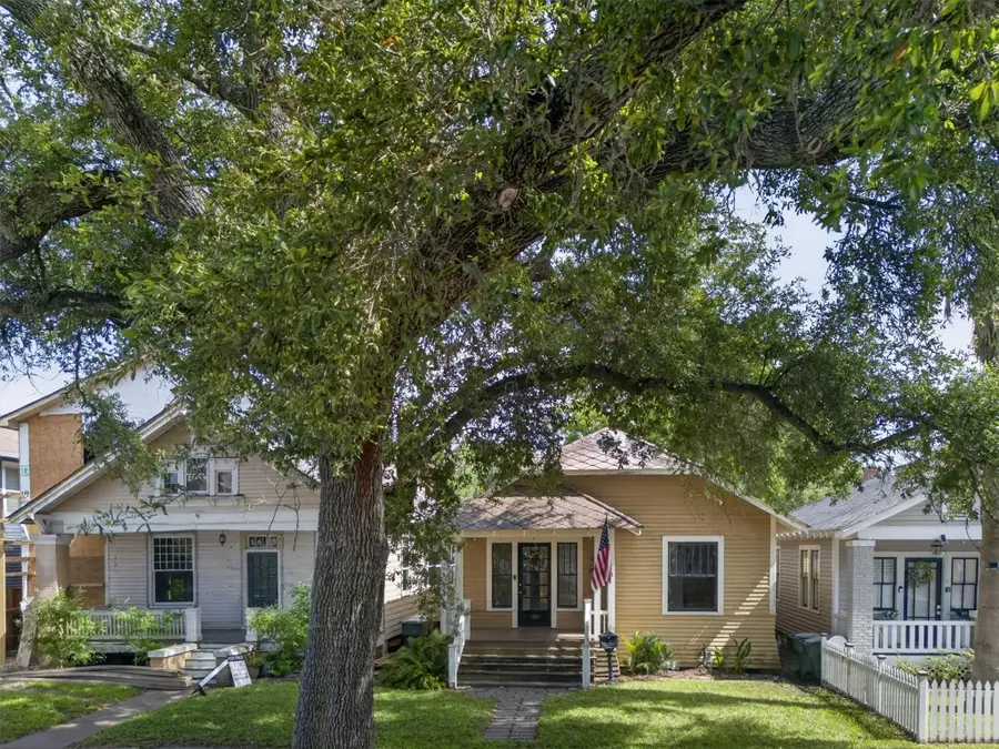 3617 Avenue O 1/2, Galveston, TX 77550 - #3