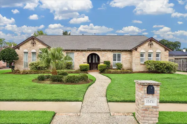15711 Brook Forest Drive, Houston, TX 77059