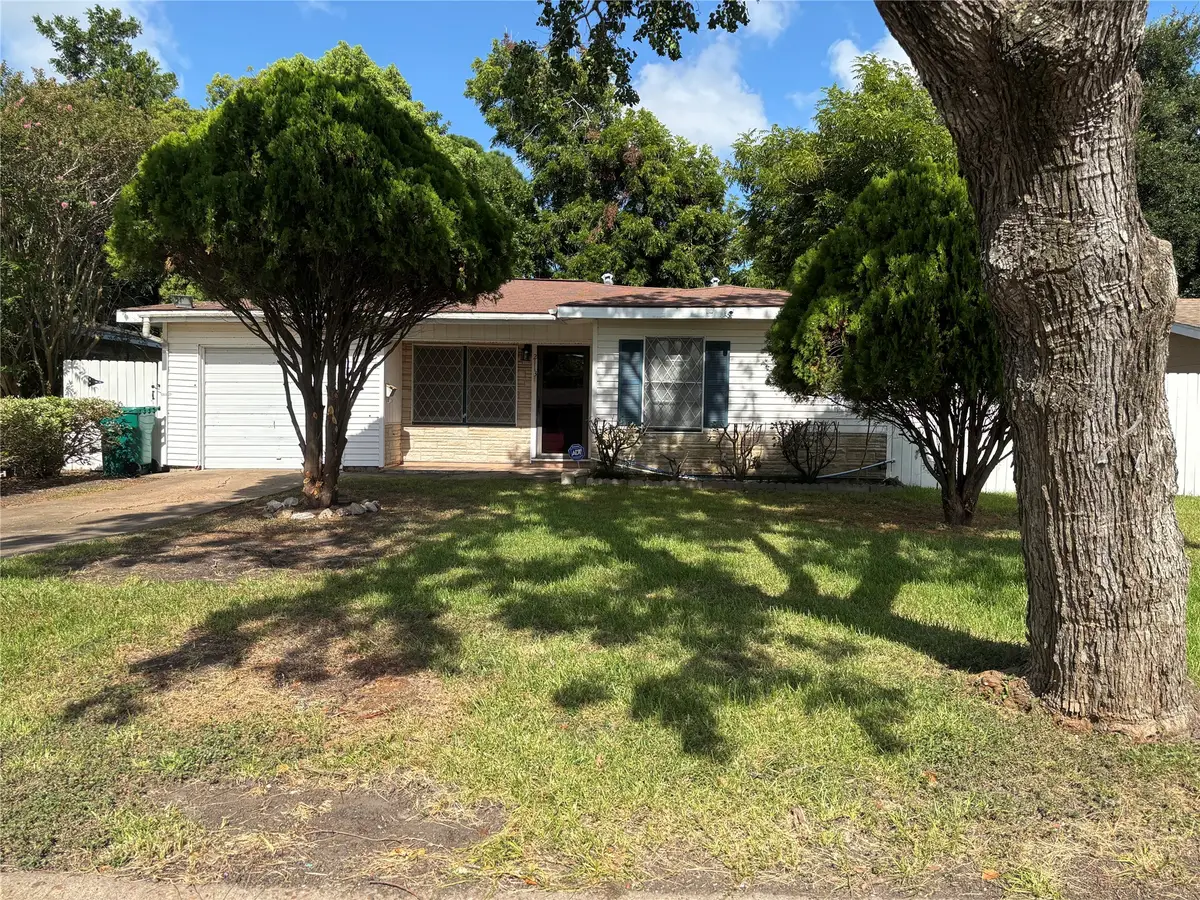 2113 Glendale Street, La Marque, TX 77568 - Image #1