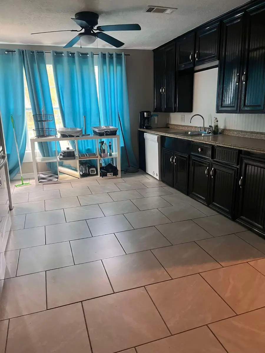 435 E Avenue J, Silsbee, TX 77656 - Image #3