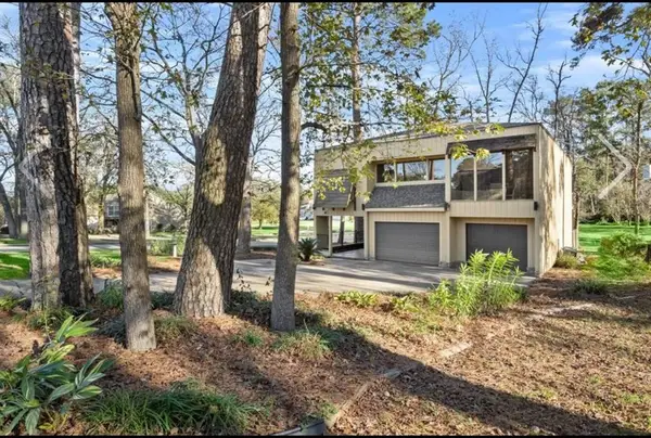 99 April Wind Dr N, Conroe, TX 77356