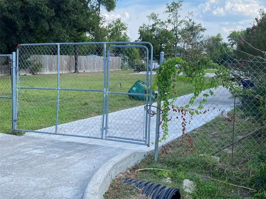 214 Frisco Street, Houston, TX 77022 - Image #2