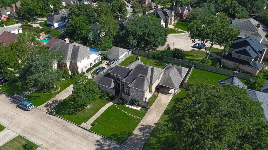 14819 Alderwick Drive, Sugar Land, TX 77498 - Image #3