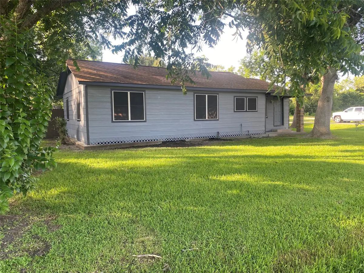 1102 E 2nd Street, Sweeny, TX 77480 - #1