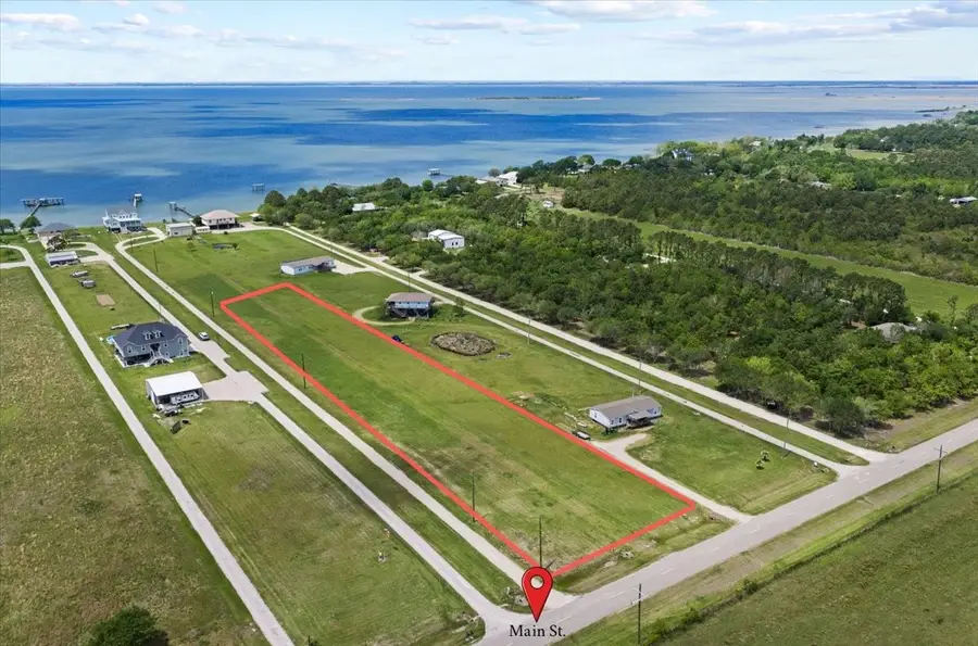 4409 W Bayshore Road, Anahuac, TX 77514 - #2