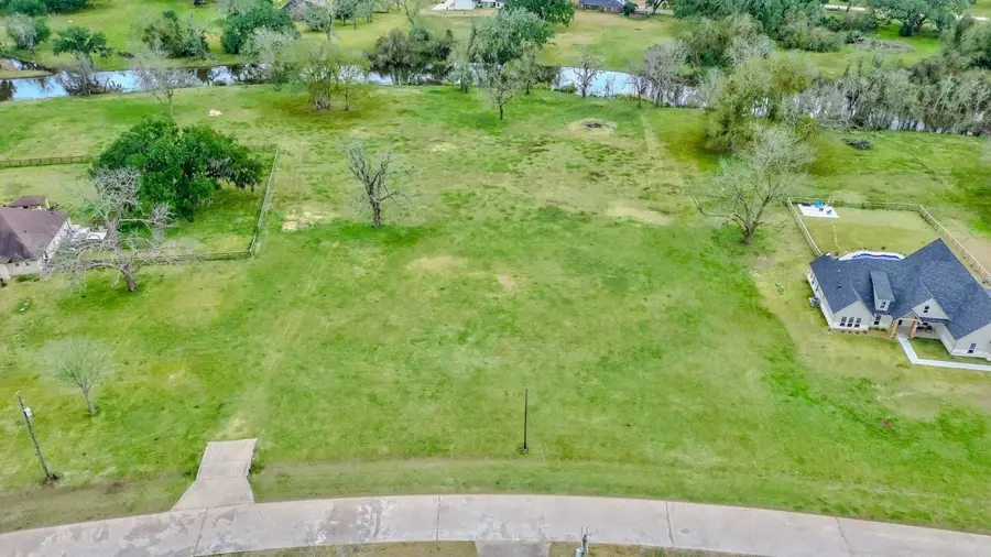 865 Mill Rd, Angleton, TX 77515 - #2