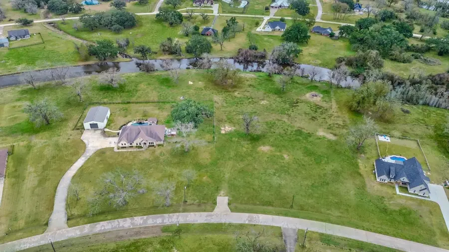 865 Mill Rd, Angleton, TX 77515 - #3