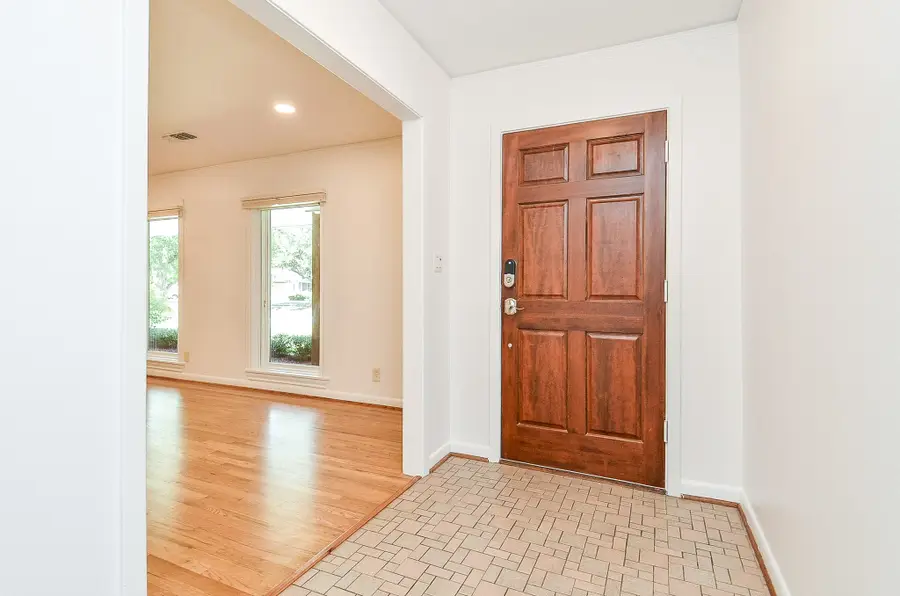 5127 Hummingbird Street, Houston, TX 77035 - #3
