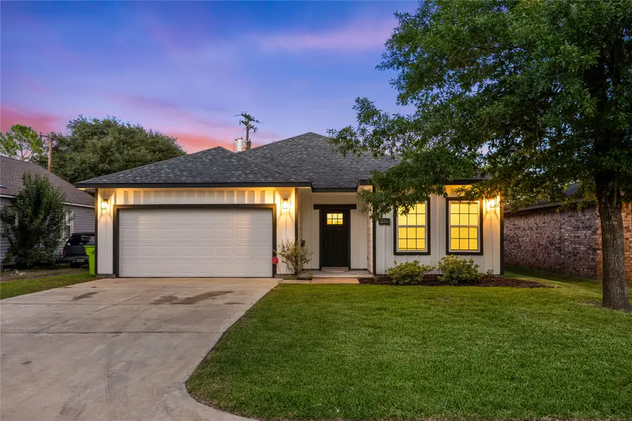 1121 Austin Street, Rosenberg, TX 77471 - #2