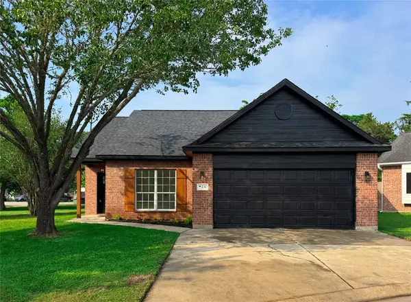 231 Elizabeth Lane, Sealy, TX 77474