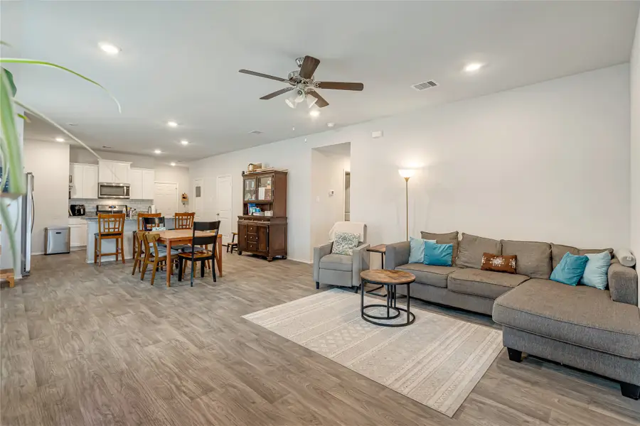 8022 Front Nine Lane, Navasota, TX 77868 - Image #3