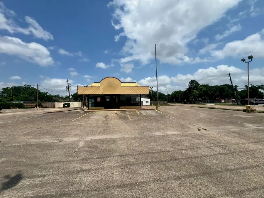 2401 Shaver Street, Pasadena, TX 77502 - #3