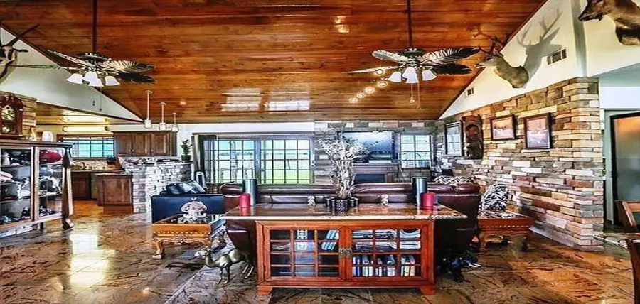 12338 Zamanek Road, Needville, TX 77461 - Image #2