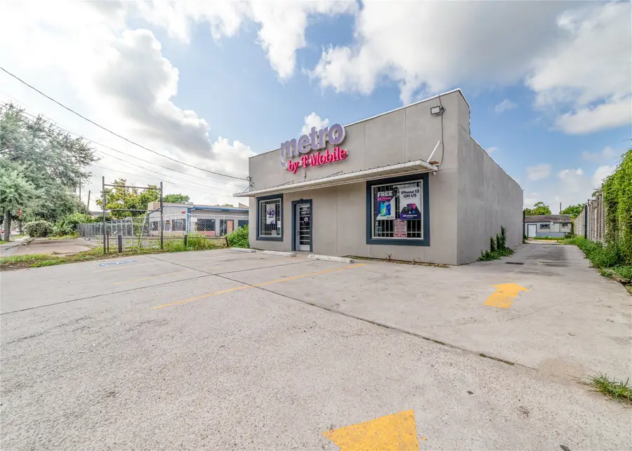 7016 Harrisburg Boulevard, Houston, TX 77011 - Image #3