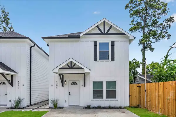 8208 Sterlingshire Street #A/B, Houston, TX 77078