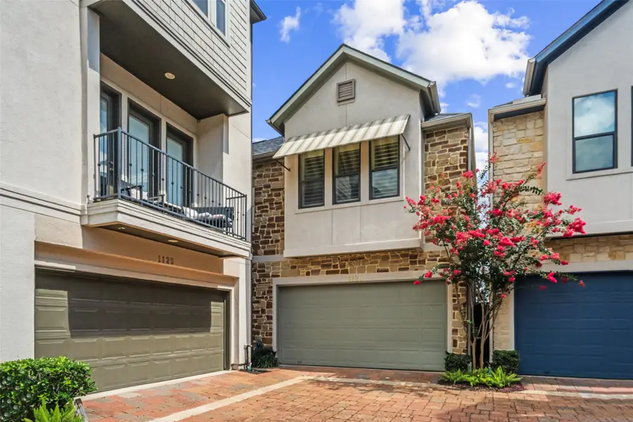 1129 Sherwood Run, Houston, TX 77043 - Image #2