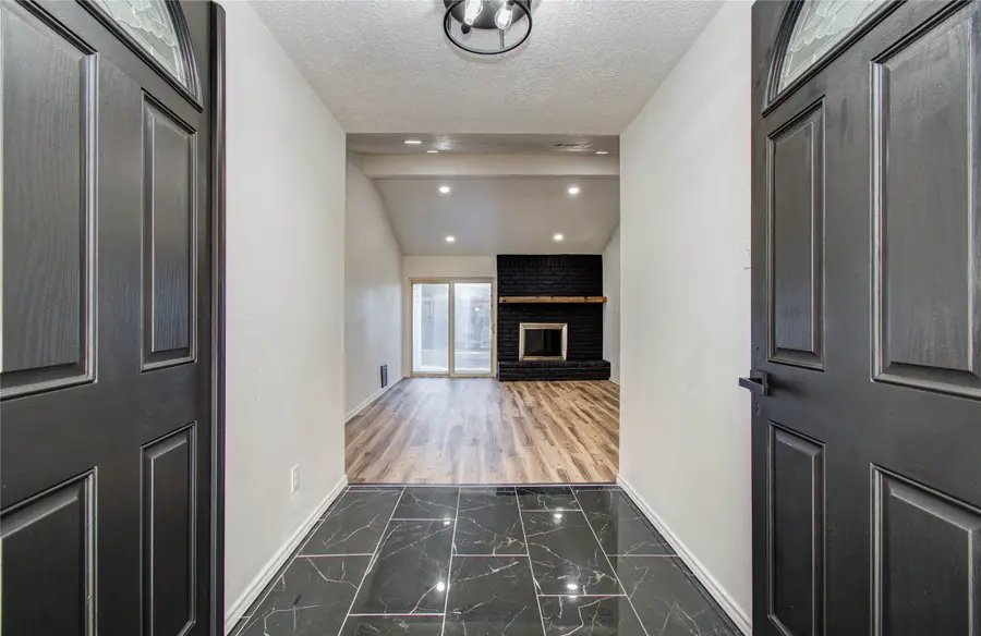 17114 Barcelona Drive, Friendswood, TX 77546 - Image #3