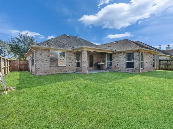 2306 Diamond Springs Drive, Pearland, TX 77584